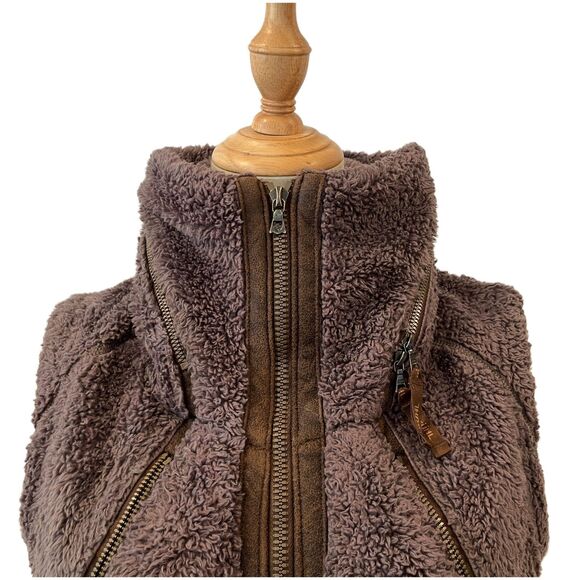 Kuhl Brown High Pile Fleece Vest Hoodie Small Gorpcore Outdoors WInter - Picture 10 of 13